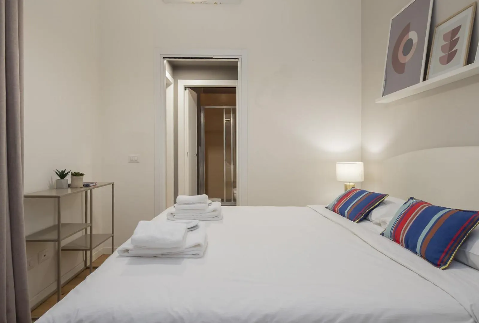 Central & Modern Porta Vittoria-Duomo Apartments By Rentopolis Milan Italy