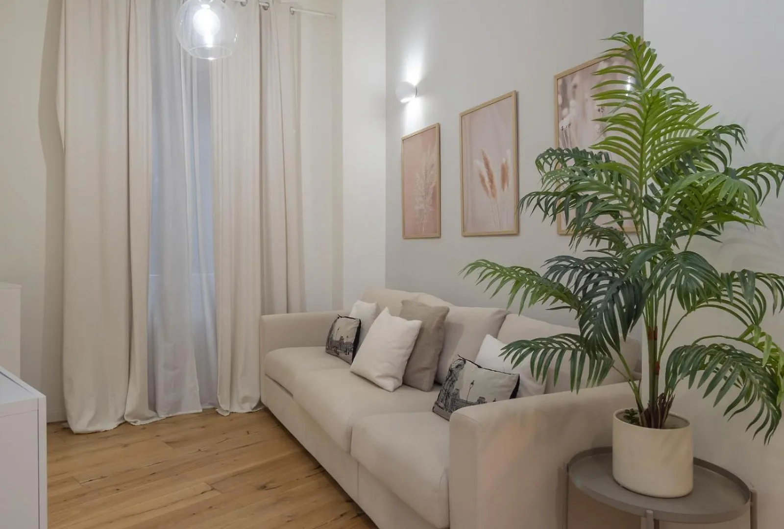 Central & Modern Porta Vittoria-Duomo Apartments By Rentopolis Milan Italy